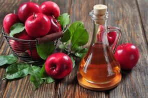 Vinagre de manzana para eliminar los papilomas.